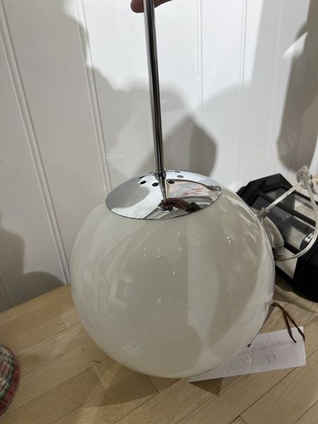 Hovedbilde Gammeldags lampe med opal glass
